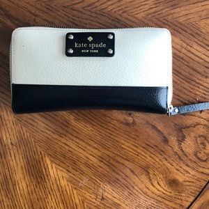 Authentic Kate Spade Cream & Black Wallet